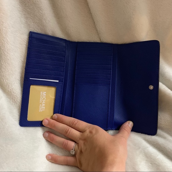 NWT Michael Kors Jetset Crossbody&Trifold Wallet - Picture 6 of 8